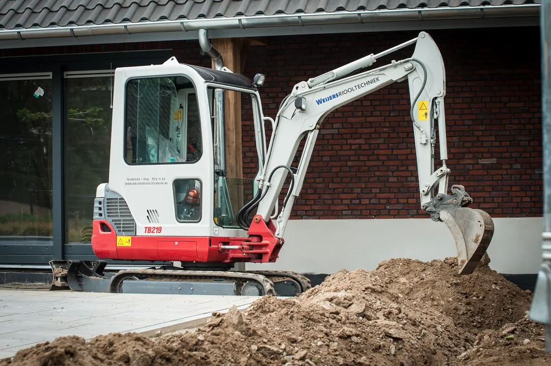 Rioolwerk bij een bedrijfspand